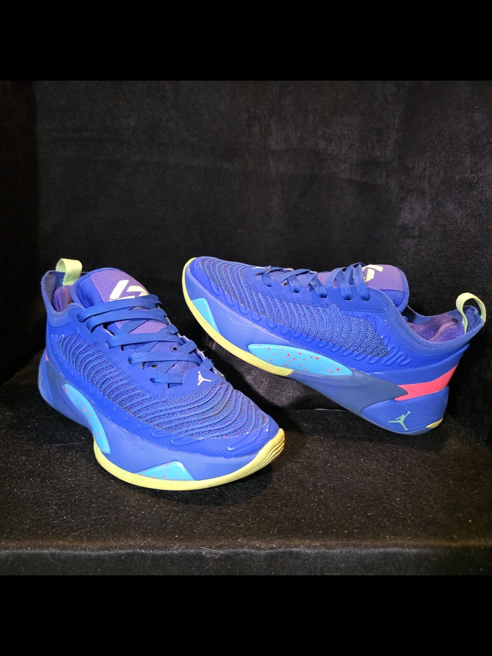 Jordan Size 7y Low-Top Athletic Sneakers in Blue and Yellow